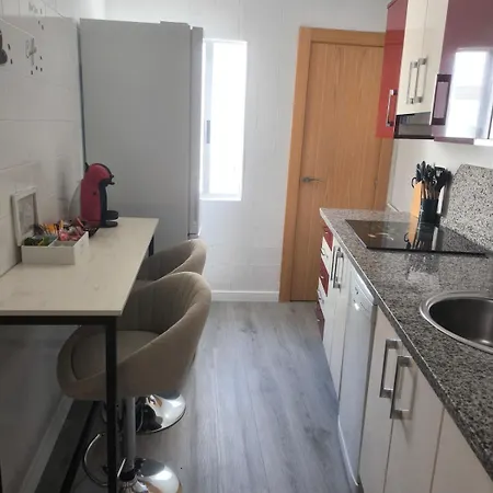 Acogedora Y Con Encanto En Centro De * לאון